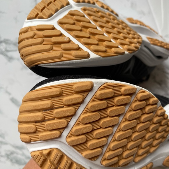 Mizuno Wave Rider 24 - Picture 5 of 6